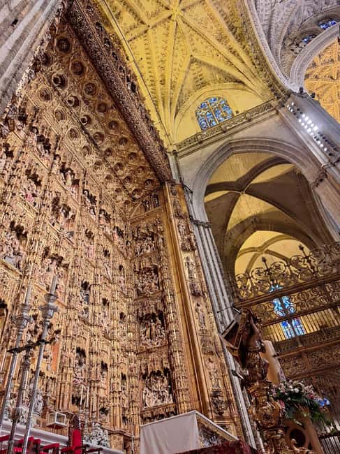 Seville: Guided tour of the Alcazar, Cathedral, and Giralda - Key points at a glance