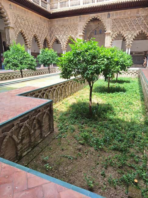 Seville: Guided tour of the Alcazar, Cathedral, and Giralda - Who should book this Seville tour?