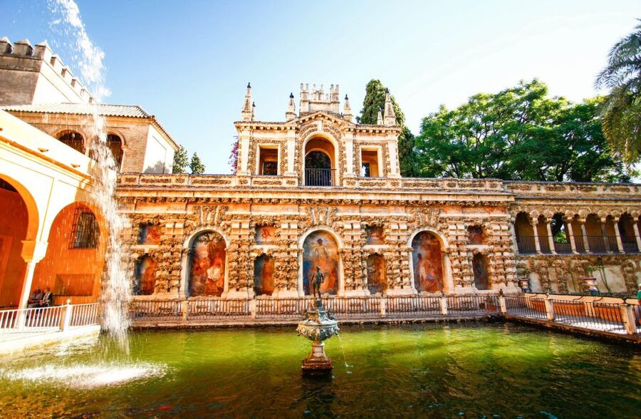 Seville: Priority Access Royal Alcazar Tour - Meeting at Plaza Virgen de los Reyes