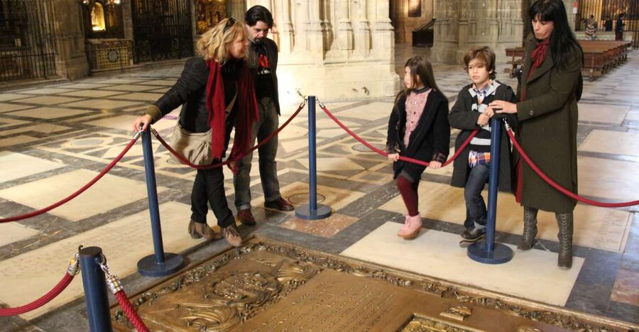 Seville: Royal Alcazar, Cathedral and Giralda Tower Tour - Key points at a glance