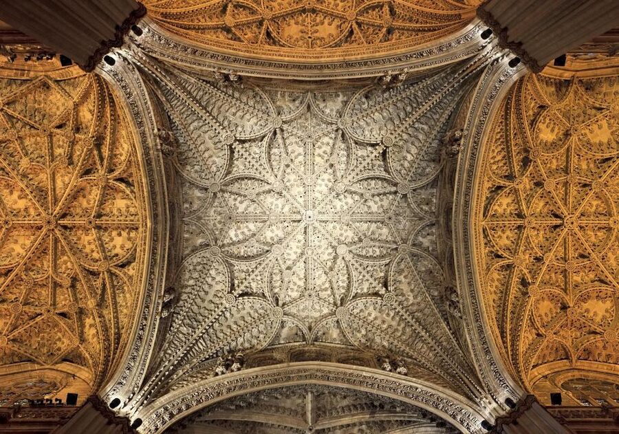 Seville: Tour Alcázar, Cathedral & Giralda Priority Access - Who should book this Seville tour?