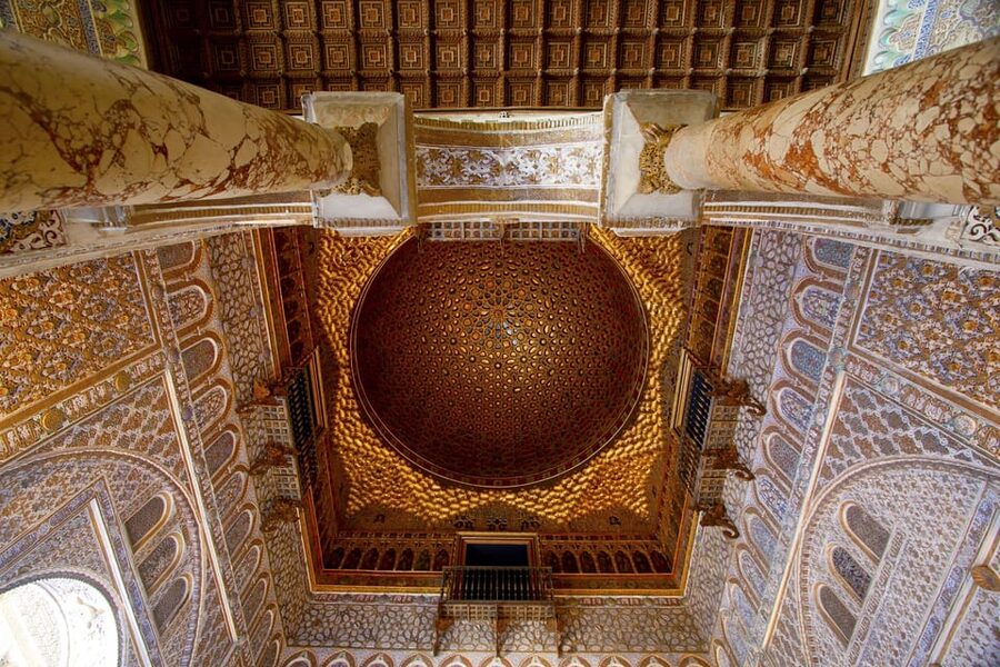 Seville: Tour Alcázar, Cathedral & Giralda Priority Access - The guides can shape the whole experience