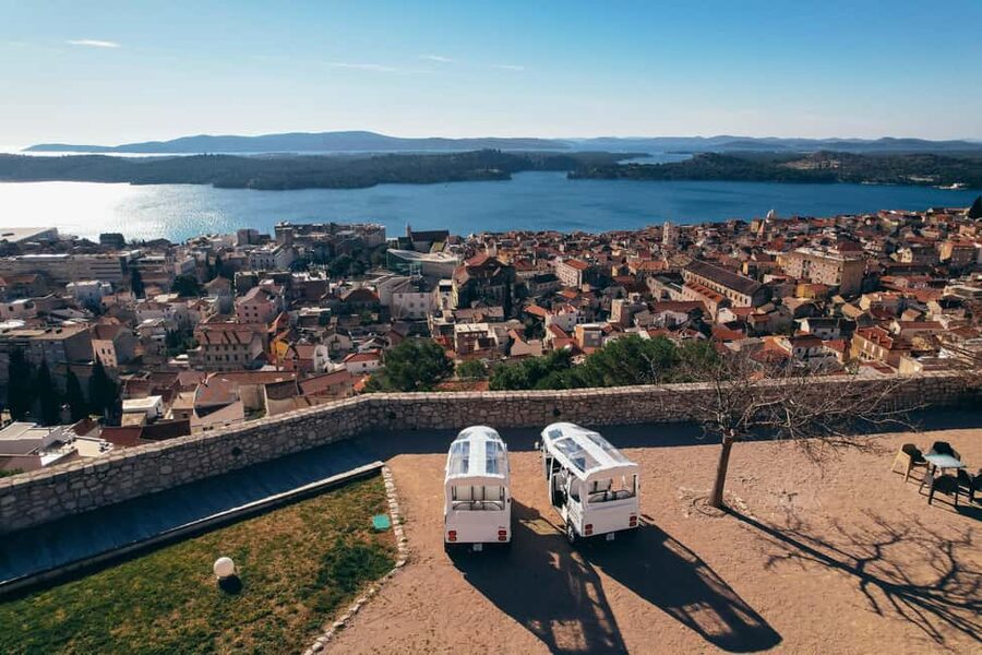Šibenik: 3 hours City&wine tour, tasting and fortresses inc - Barone Fortress and its digital look at the past