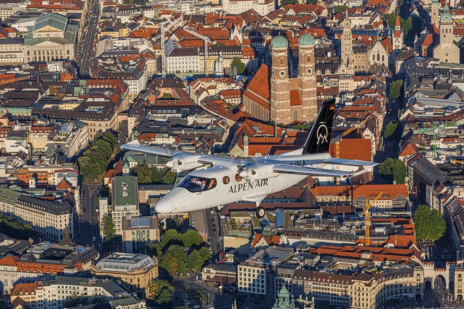 Sightseeing flight Zugspitze Neuschwanstein Castle Alps Munich Augsburg - Why this flight works so well