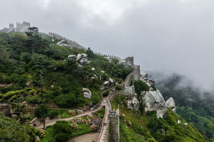 Sintra: Castle of the Moors & Quinta Entry with Audio Guides - The Sintra town walk from Volta do Duche