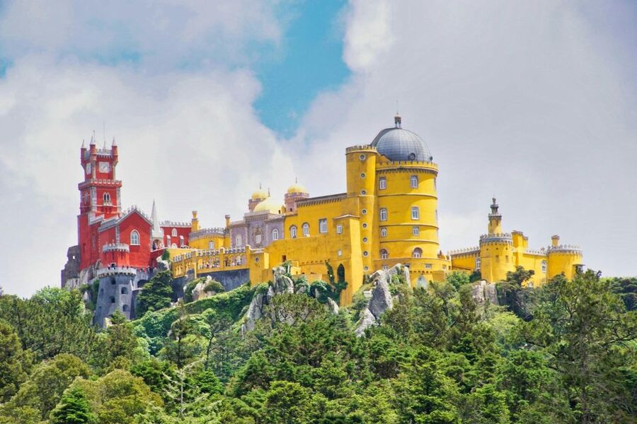 Sintra: Pena Palace, Moorish Castle, Regaleira, & Monserrate - Choosing between three palaces and four