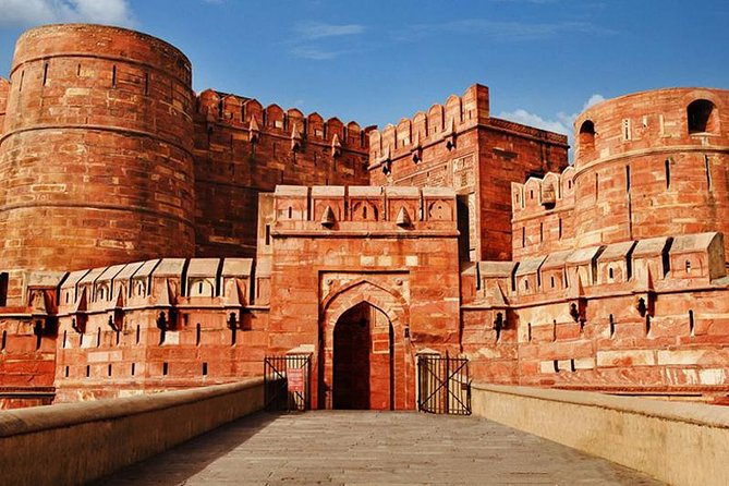 Skip-the-Line: Agra Fort Entrance Ticket with Guided Tour - Seeing Akbar’s red sandstone stronghold