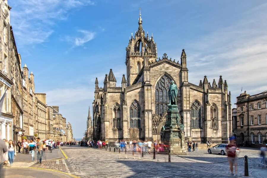 Skip-the-line Edinburgh Castle with Old Town Walking Tour - The indoor buildings you continue on your own