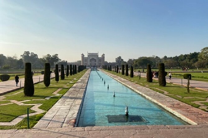 Skip The Line Private Taj Mahal & Agra Fort Day Tour By Car - The breakfast pause at Bon Barbecue Restaurant