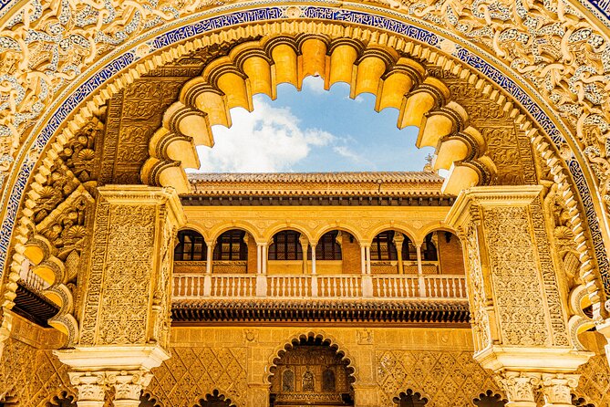 Skip the Line Seville Alcázar, Cathedral & Giralda Guided Tour - Climbing the Giralda for the final view