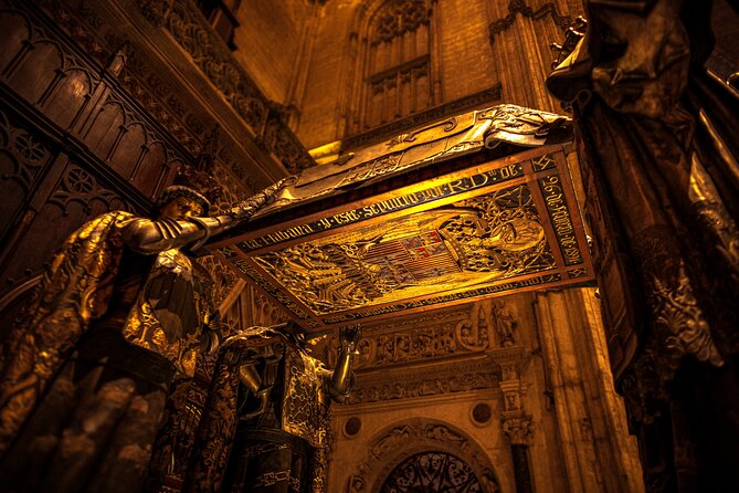 Skip the Line Seville Alcázar, Cathedral & Giralda Guided Tour - Inside the Alcázar, from royal rooms to tiled courtyards