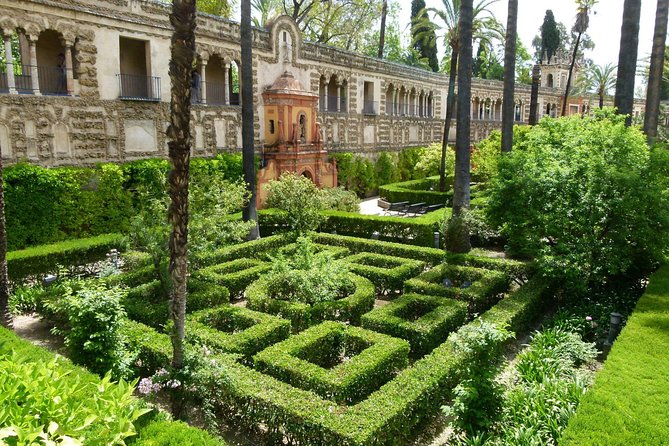 Small-Group Alcazar of Seville Guided Tour with entry ticket - Justice Room and Palace of Plaster