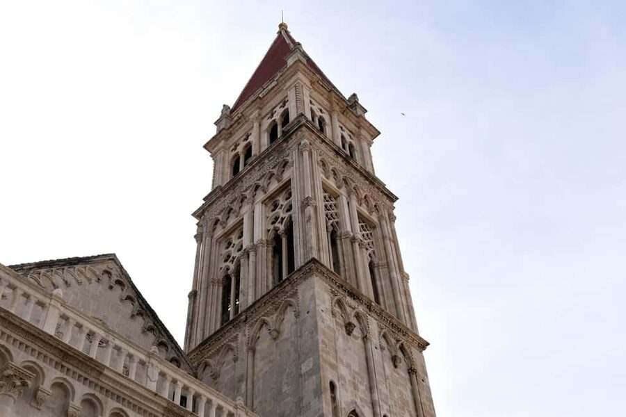 Split: Historical Tour of Salona, Klis Fortress and Trogir - Stella Croatica: Dalmatia through olive oil and figs
