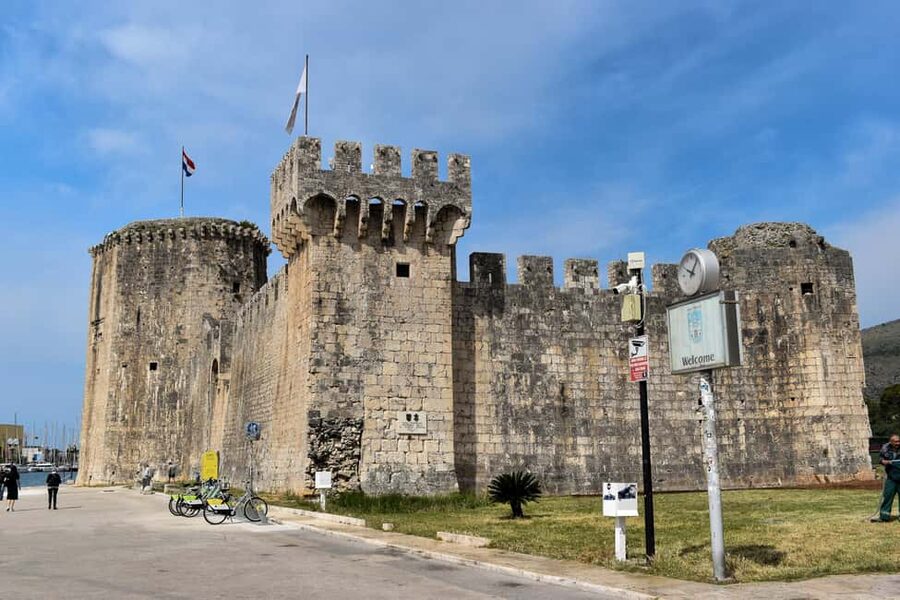Split: Historical Tour of Salona, Klis Fortress and Trogir - Klis Fortress and the best view of the day
