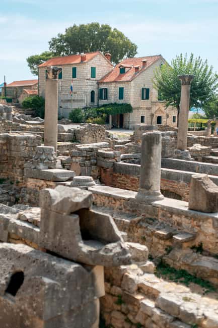 Split: Private tour to Salona, Vitturi castle and Trogir - Trogir: a strong finish among medieval stone