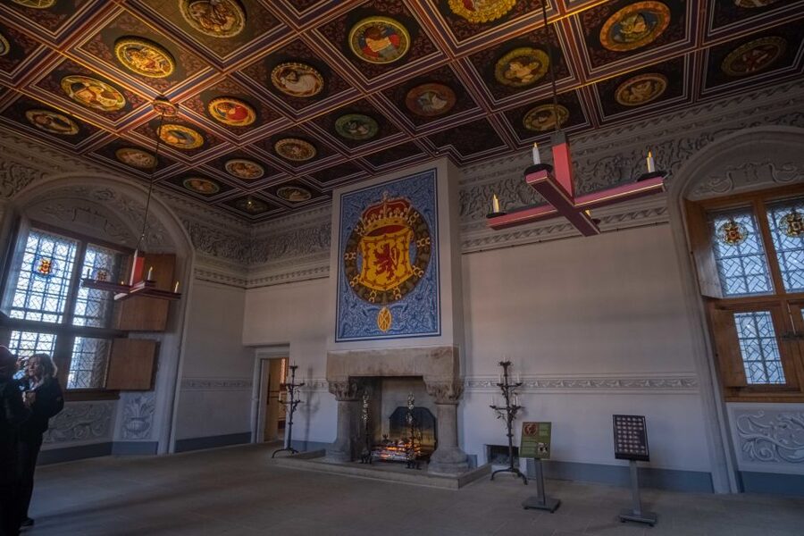Stirling Castle: Skip-the-Line Guided Tour in Spanish - John Damian, the bird-man of Stirling