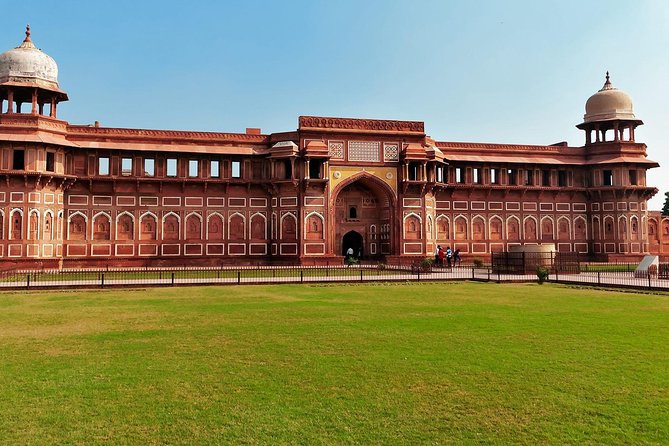 Sunrise Taj Mahal Tour with Agra Fort and Fatehpur Sikri - Comfort, flexibility, and the private format