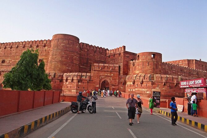 Taj Mahal Agra Fort and Fatehpur Sikri Guided City Tour - Why the private format matters