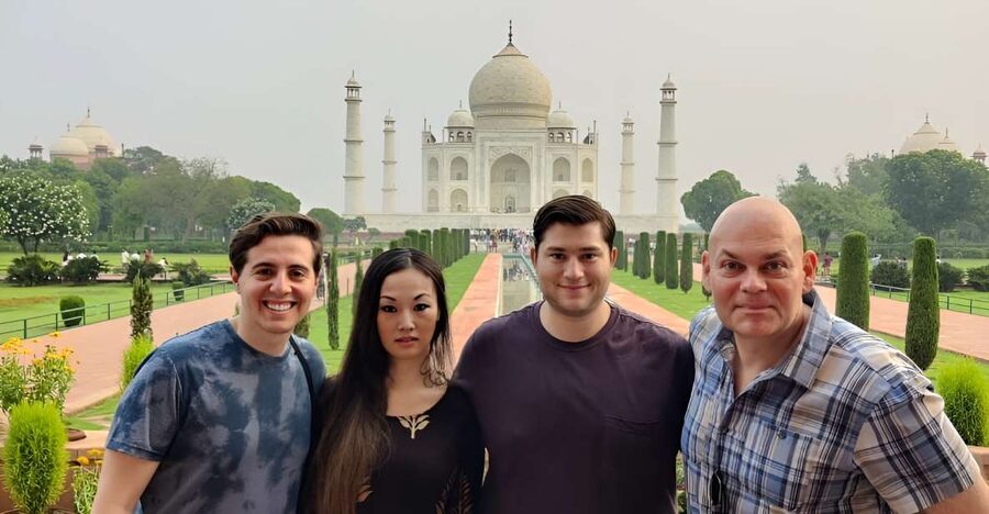 Taj Mahal & Agra Fort Private Tour with Lunch & Pickup - The car, pickup cities, and the real length of the day