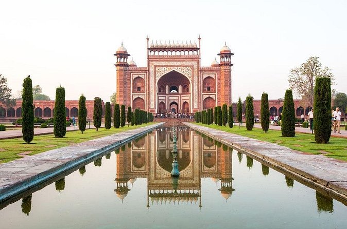 Taj Mahal & Agra Fort Tour from Agra City - The 30-minute meal stop