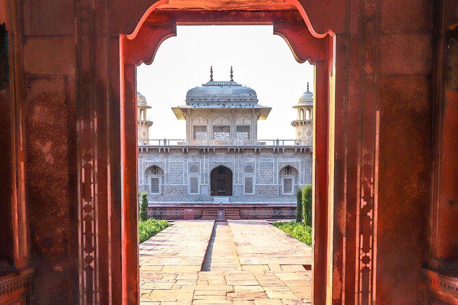 Taj Mahal and Agra Fort Private Tour by Car from Delhi - Agra Fort and the power behind the marble