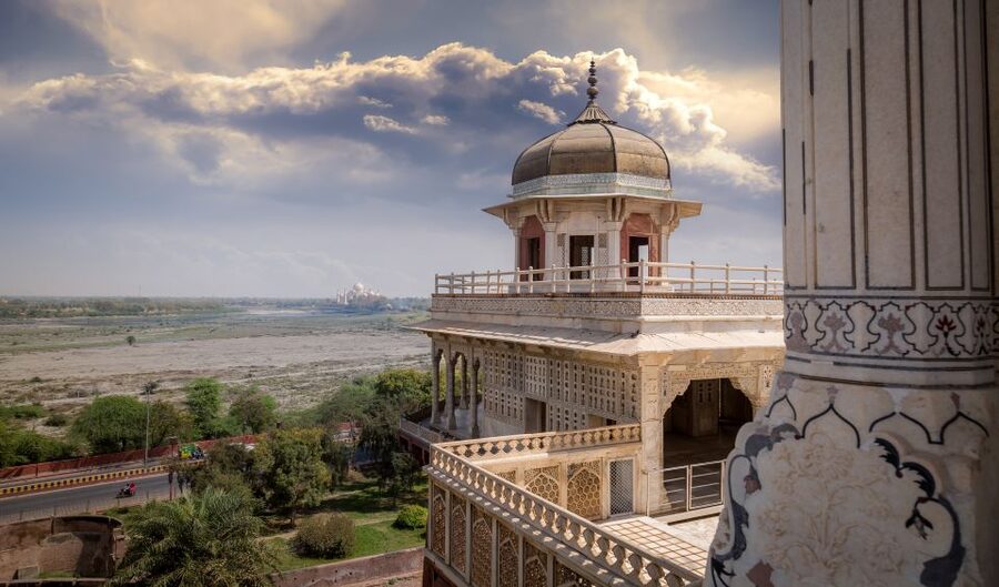Taj Mahal, Fort, Baby Taj & Mehtab Bagh Private City Tour - Drivers, guides, and the private-car setup