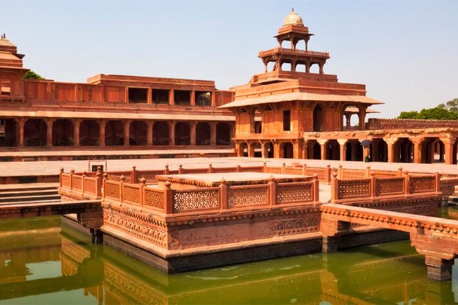 Taj Mahal Sunrise Tour With Agra Fort and Fatehpur Sikri - What the guides add to the experience