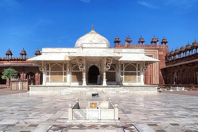Taj Mahal Sunrise Tour With Agra Fort and Fatehpur Sikri - Agra Fort brings the Mughal story into focus