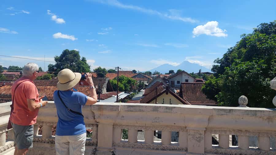 Taman sari water castle, sultan palace & local food tasting - Who will get the most from this walk