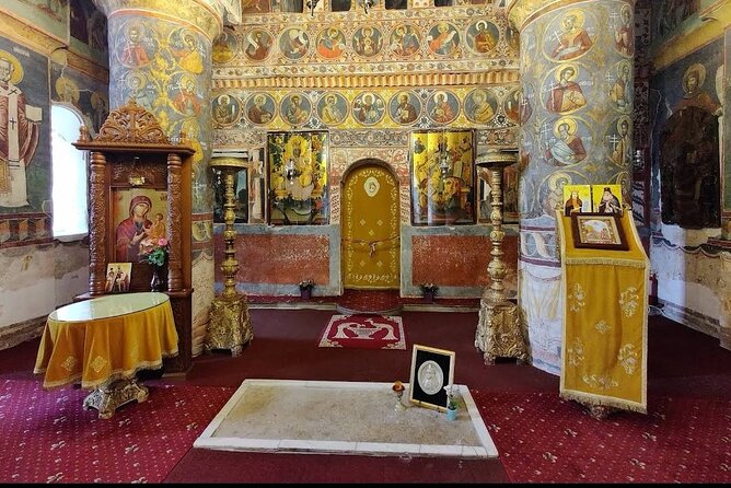 The Real Dracula's Castle in Targoviste, Winery and Dracula' Tomb - What the private format really gives you