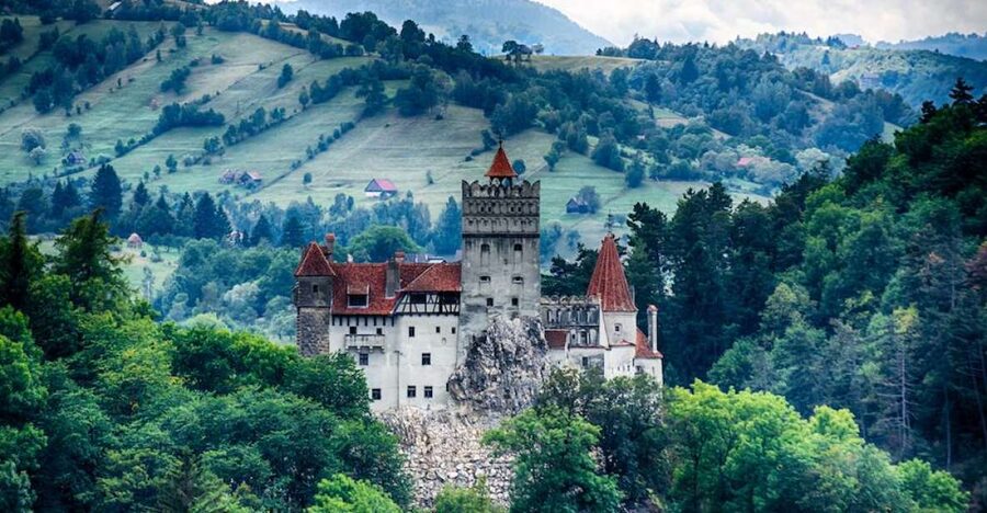 Three Castles in Transylvania Day Trip from Bucharest - What the private vehicle adds