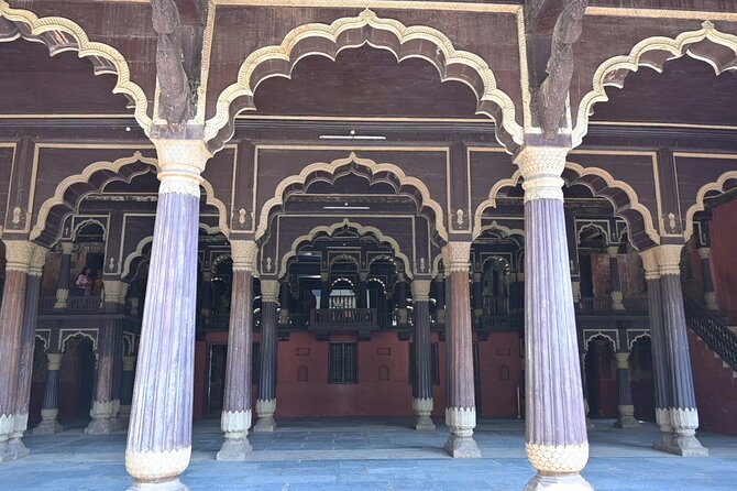 Tipu Palace + Koté Vishnu + Fort + KR Market + Jain Temple = Bengaluru Pété Walk - Why this walk shows Bengaluru at street level