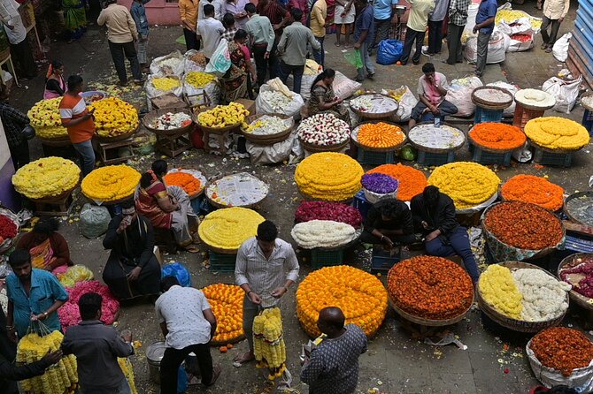 Tipu Palace + Koté Vishnu + Fort + KR Market + Jain Temple = Bengaluru Pété Walk - What the guide adds to the price