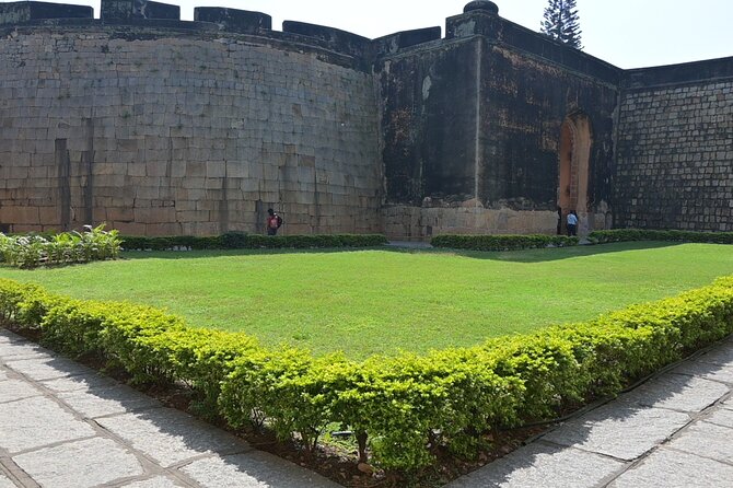 Tipu Palace + Koté Vishnu + Fort + KR Market + Jain Temple = Bengaluru Pété Walk - Morning or afternoon?