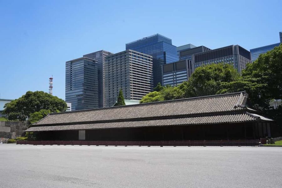 Tokyo: Edo Castle and Imperial Palace Guided Walking Tour - Price, pace, and practical value