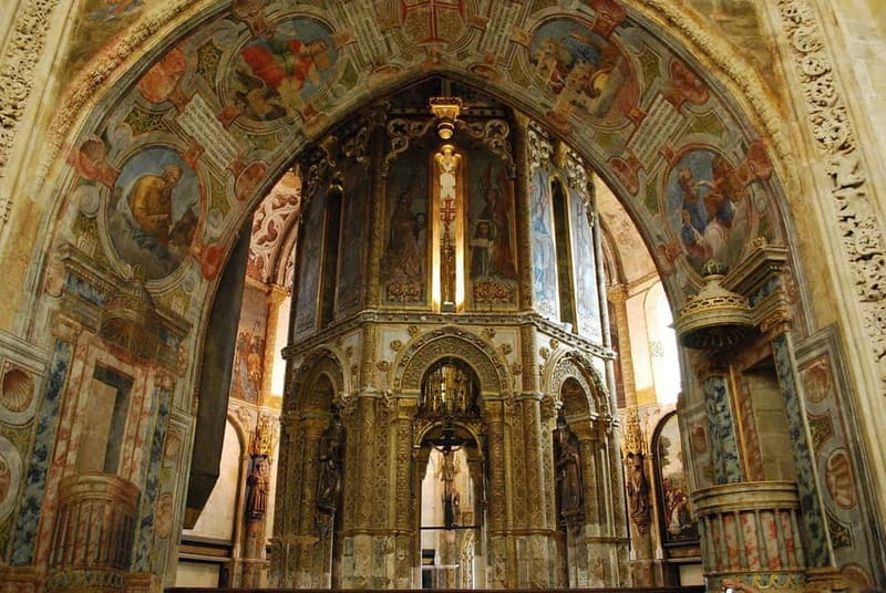 Tomar Walking Tour : Templar, Castle, Food, Ceramics, Fun! - Why this Tomar walk feels different
