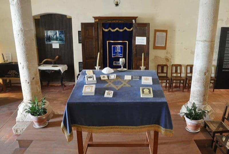 Tomar Walking Tour : Templar, Castle, Food, Ceramics, Fun! - Who should book this Tomar tour?