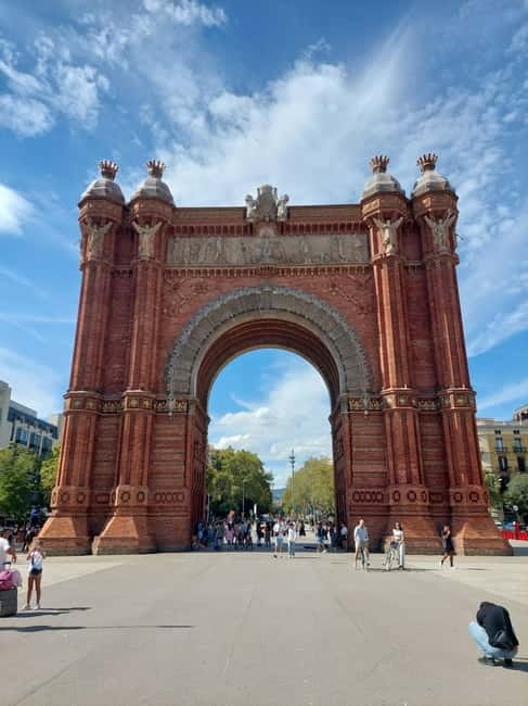 Tour of Barceloneta and the Citadel Park - Meeting beneath the Arc de Triomphe