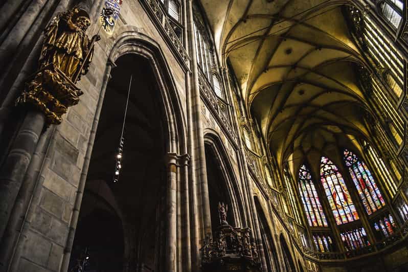 Tour of Prague Castle in italian language ticket included - Meeting at the Second Courtyard