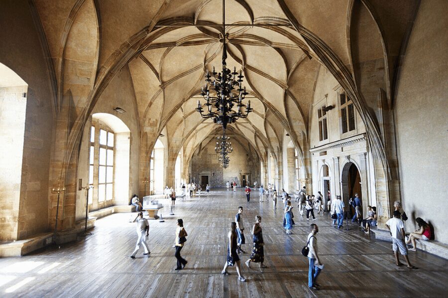 Tour of Prague Castle in italian language ticket included - St. George’s Basilica, the oldest church on the route