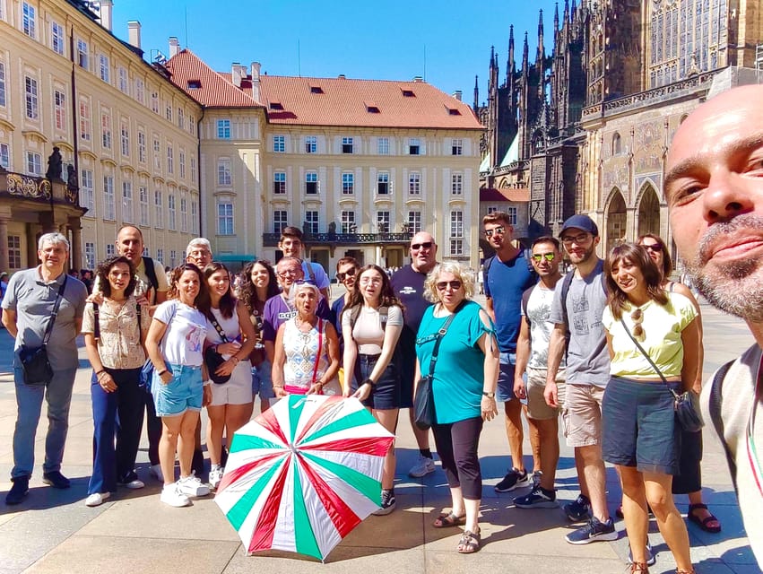 Tour of Prague Castle in italian language ticket included - Why the Italian guide matters