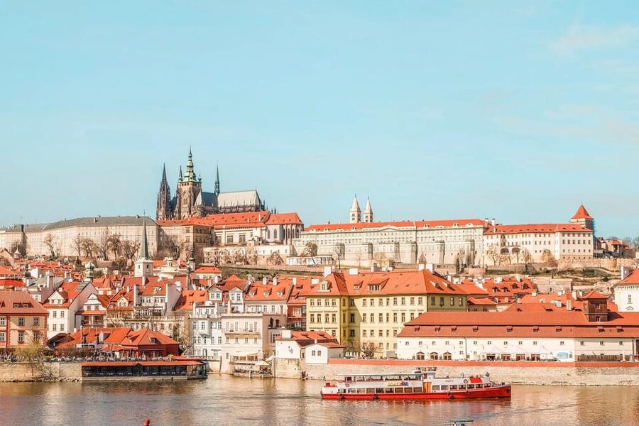 Tour of Prague Castle in italian language ticket included - Is $45 a fair price?