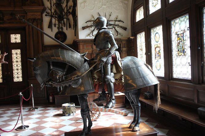 Tour of the 3 Castles: Bran, Rasnov and Peles in Spanish (native Spanish guide). - Private transport from Brasov, Bran, or Rasnov