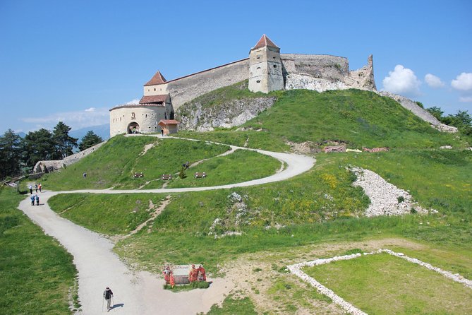Tour of the 3 Castles: Bran, Rasnov and Peles in Spanish (native Spanish guide). - Rasnov Citadel and the value of a high view