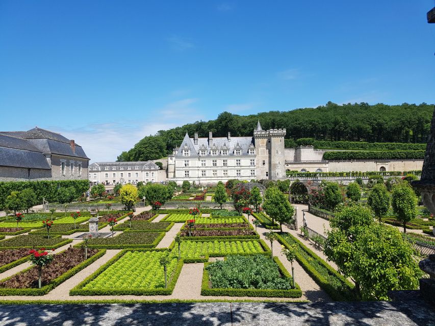 Tours: Chateaux Azay-le-Rideau and Villandry Morning Tour - Azay-le-Rideau: a Renaissance château framed by water