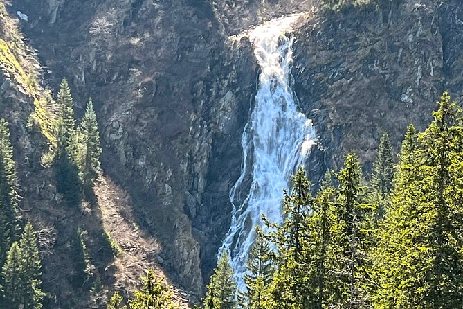 Transfagarasan Highway and Bran Castle Day Trip From Brasov - What the guides add to the experience