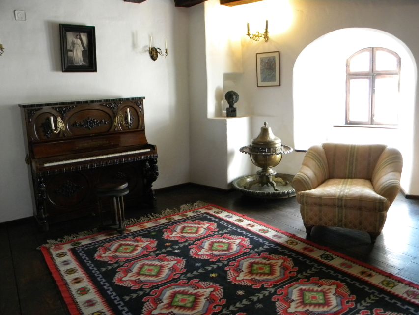 Transylvania: Dracula's Castle and Birthplace Tour - Which guide might you get?