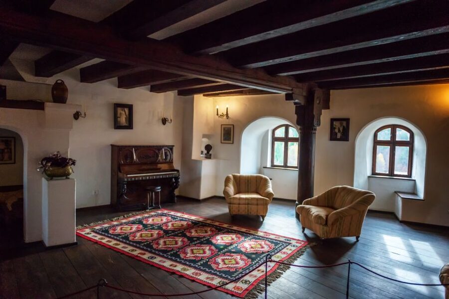 Transylvania Tour: Dracula's Castle, Peles Palace & Brasov - Bran Castle, Dracula, and the limits of the legend