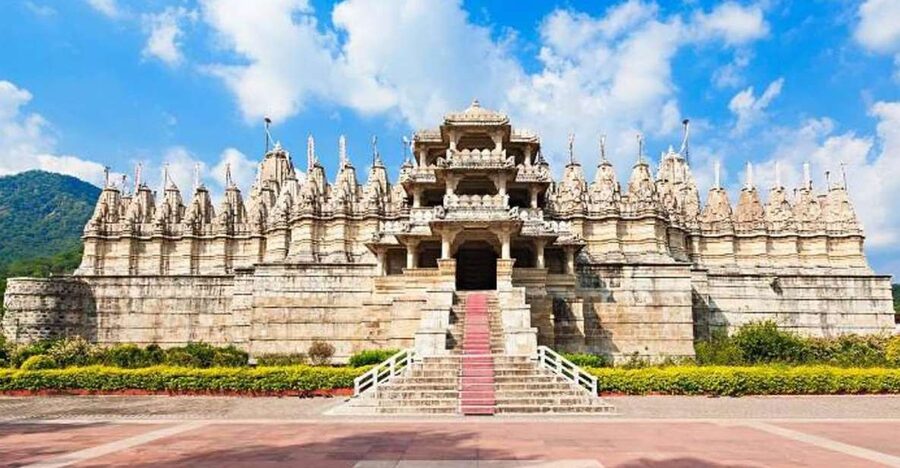Udaipur: Transfer to Jodhpur via Ranakpur & Kumbhalgarh Fort - Ranakpur Jain Temple and its carved interior