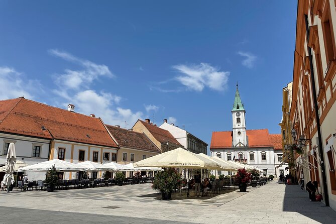 VarazdinTown & Trakoscan Castle, Small Guided Group from Zagreb - Key points at a glance